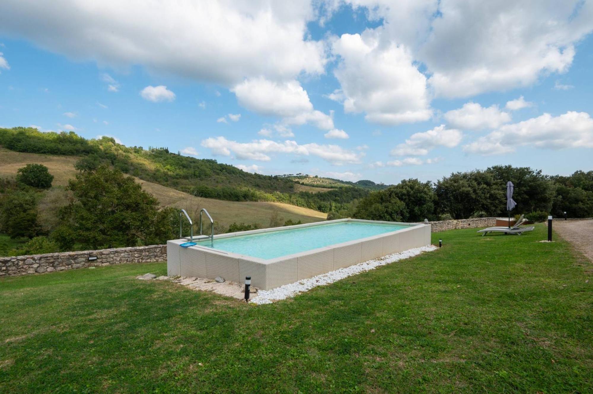 Castello Valenzino Bed and Breakfast Antognola Εξωτερικό φωτογραφία