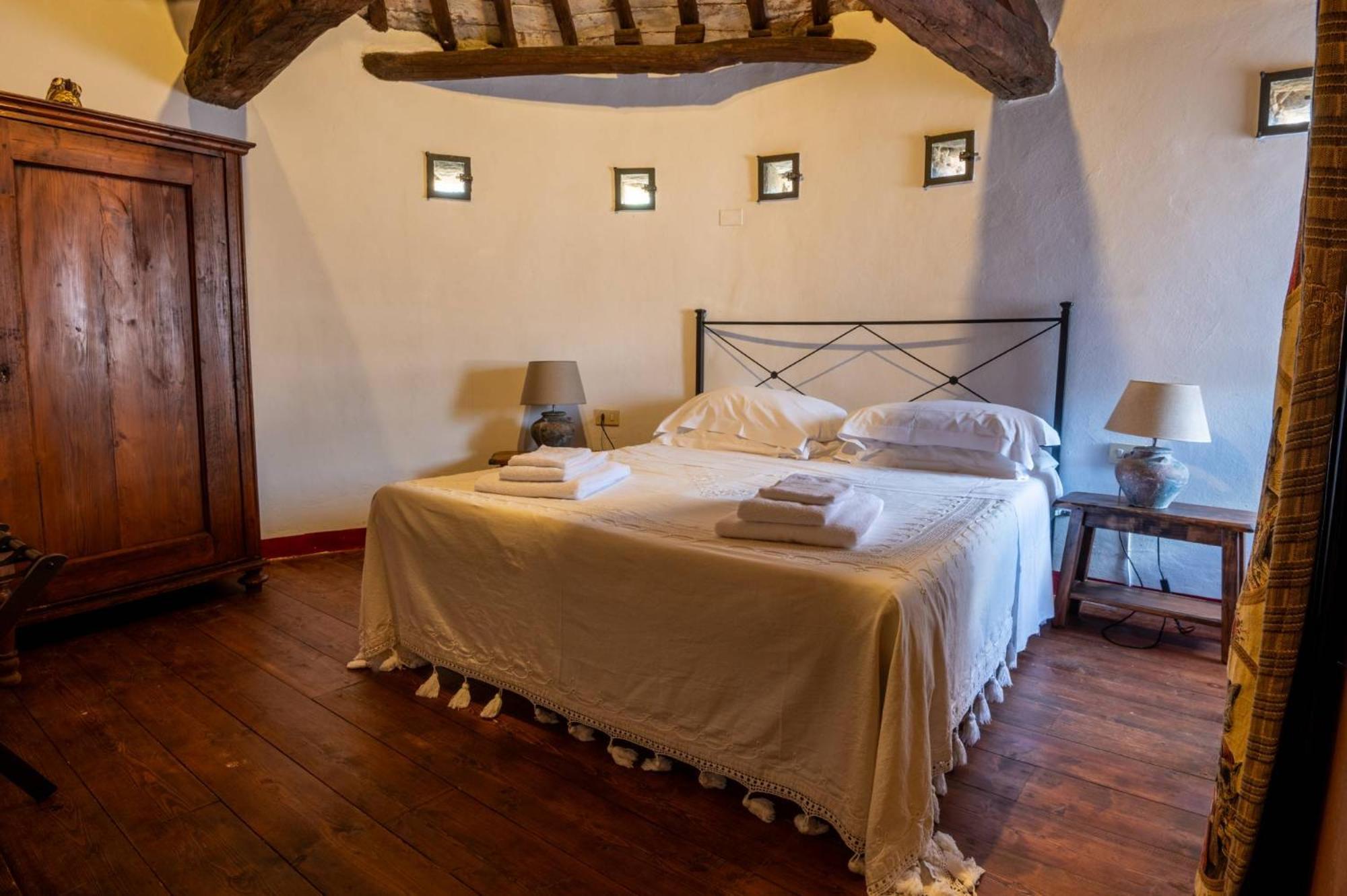 Castello Valenzino Bed and Breakfast Antognola Εξωτερικό φωτογραφία
