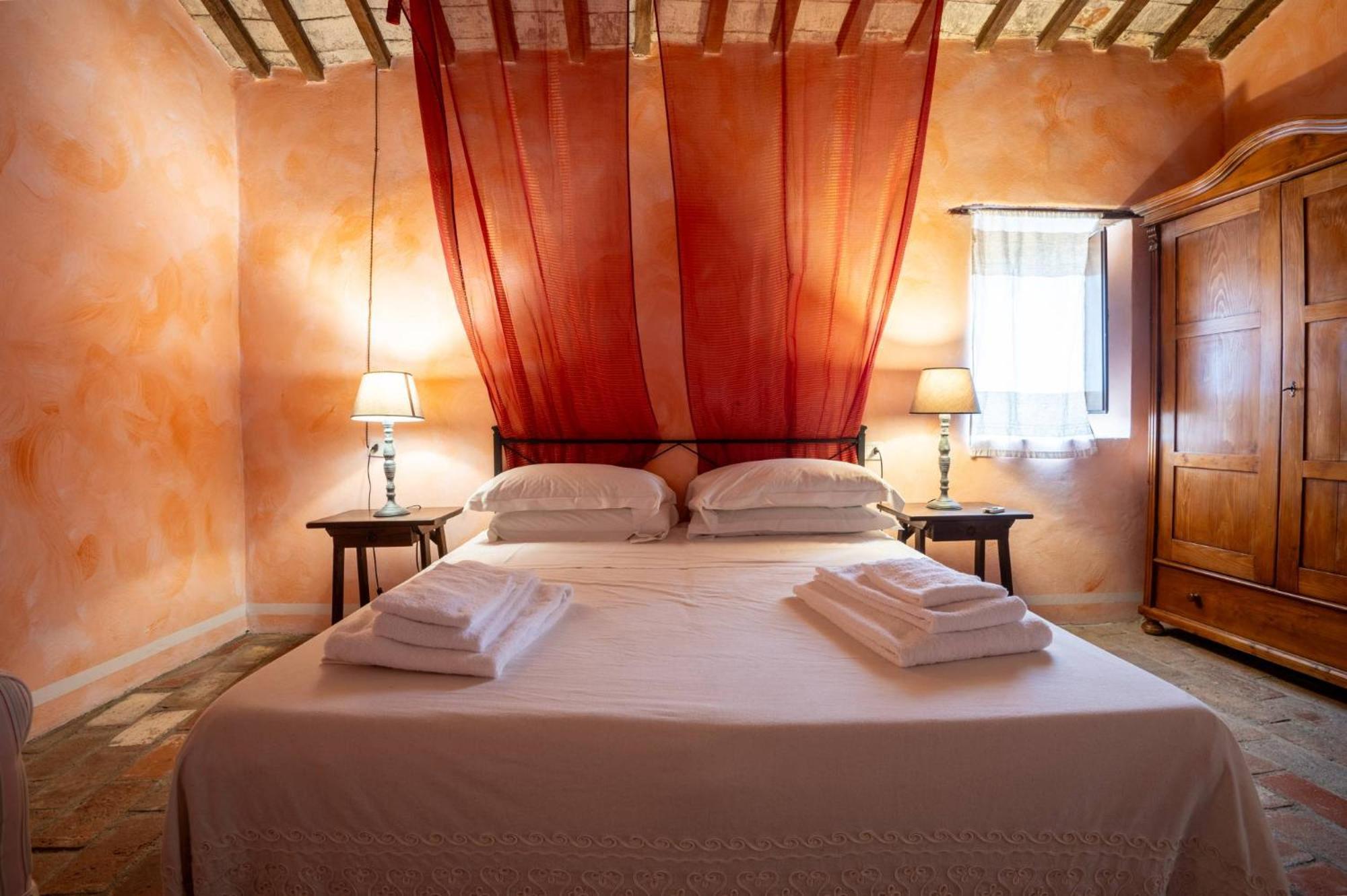 Castello Valenzino Bed and Breakfast Antognola Εξωτερικό φωτογραφία