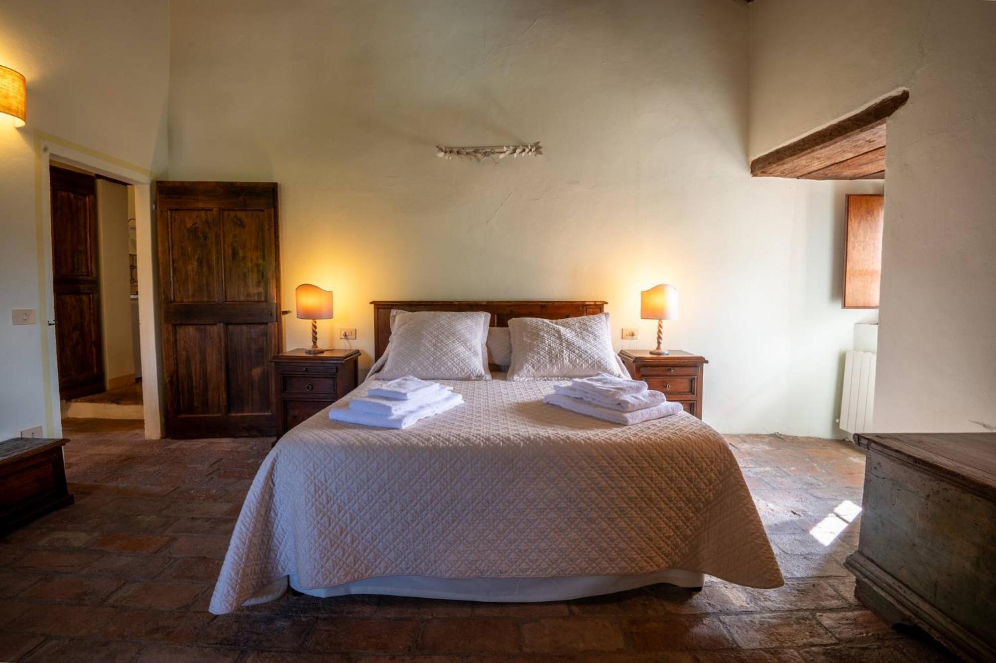 Castello Valenzino Bed and Breakfast Antognola Εξωτερικό φωτογραφία