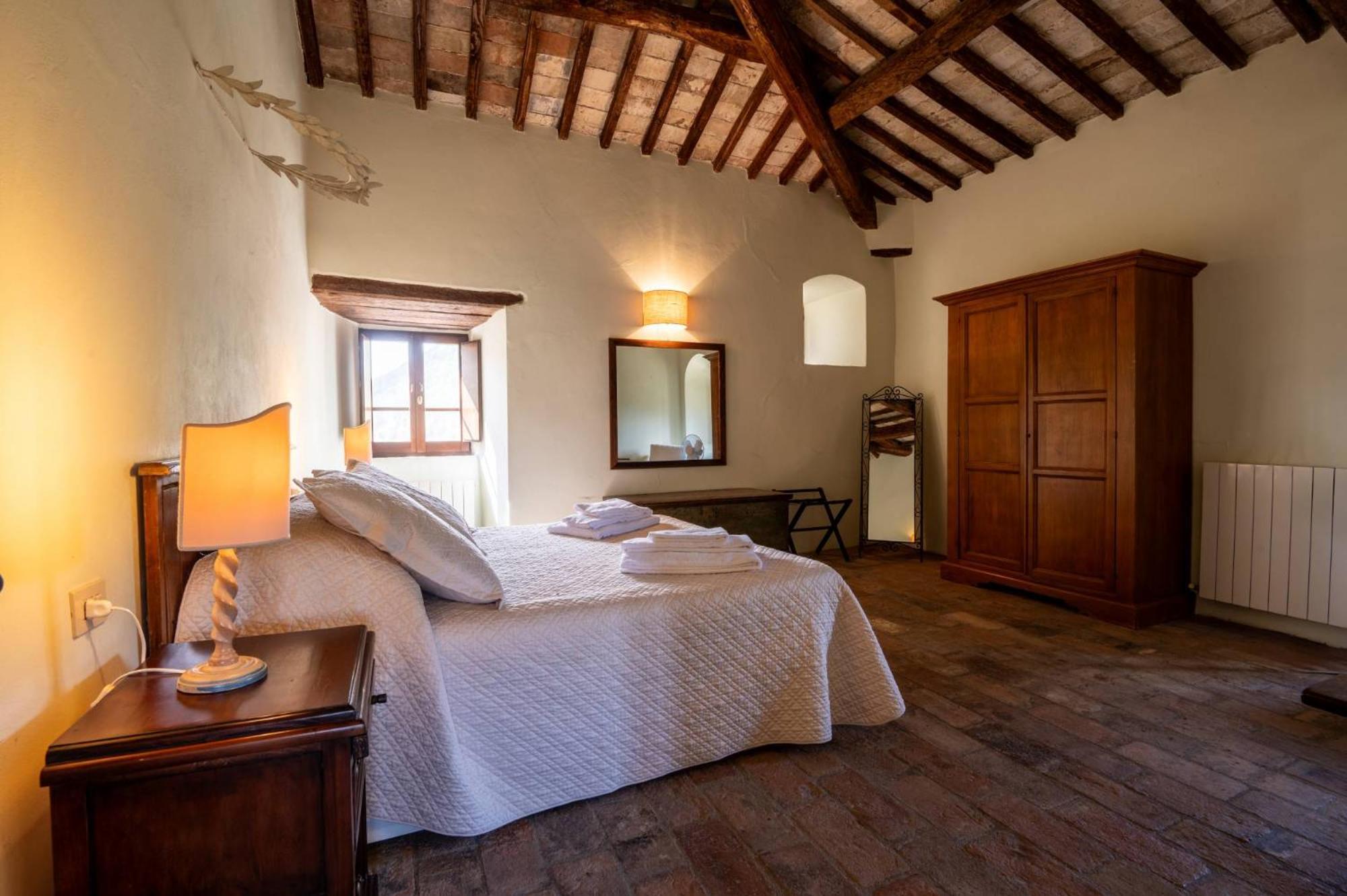 Castello Valenzino Bed and Breakfast Antognola Εξωτερικό φωτογραφία