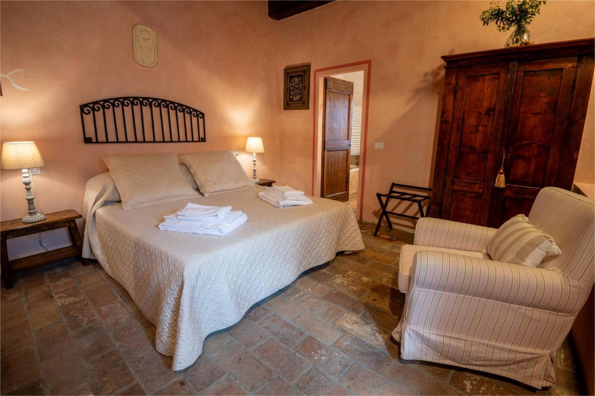Castello Valenzino Bed and Breakfast Antognola Εξωτερικό φωτογραφία