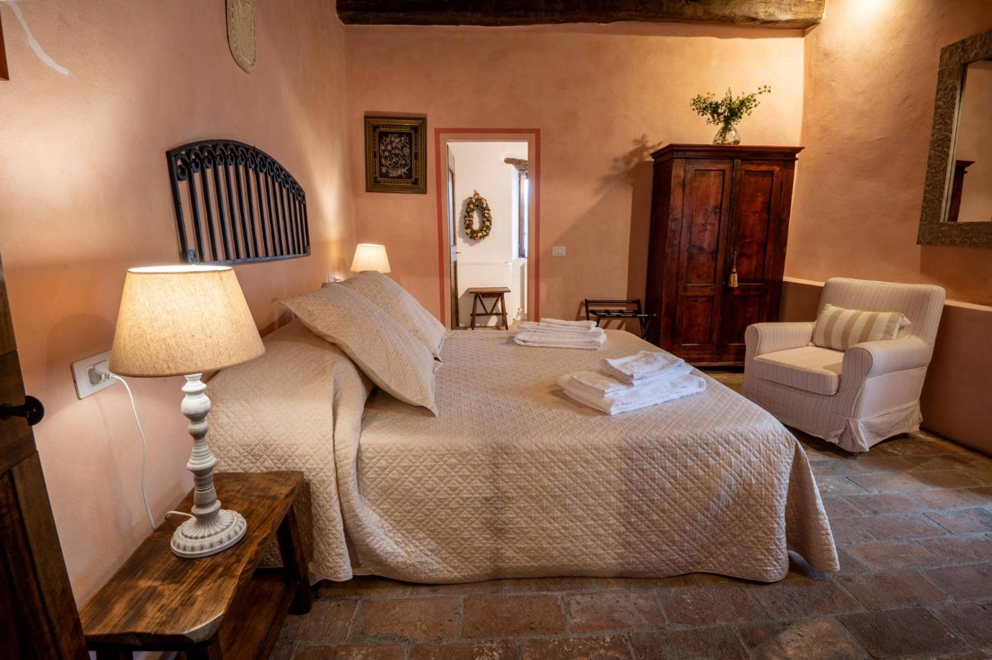Castello Valenzino Bed and Breakfast Antognola Εξωτερικό φωτογραφία