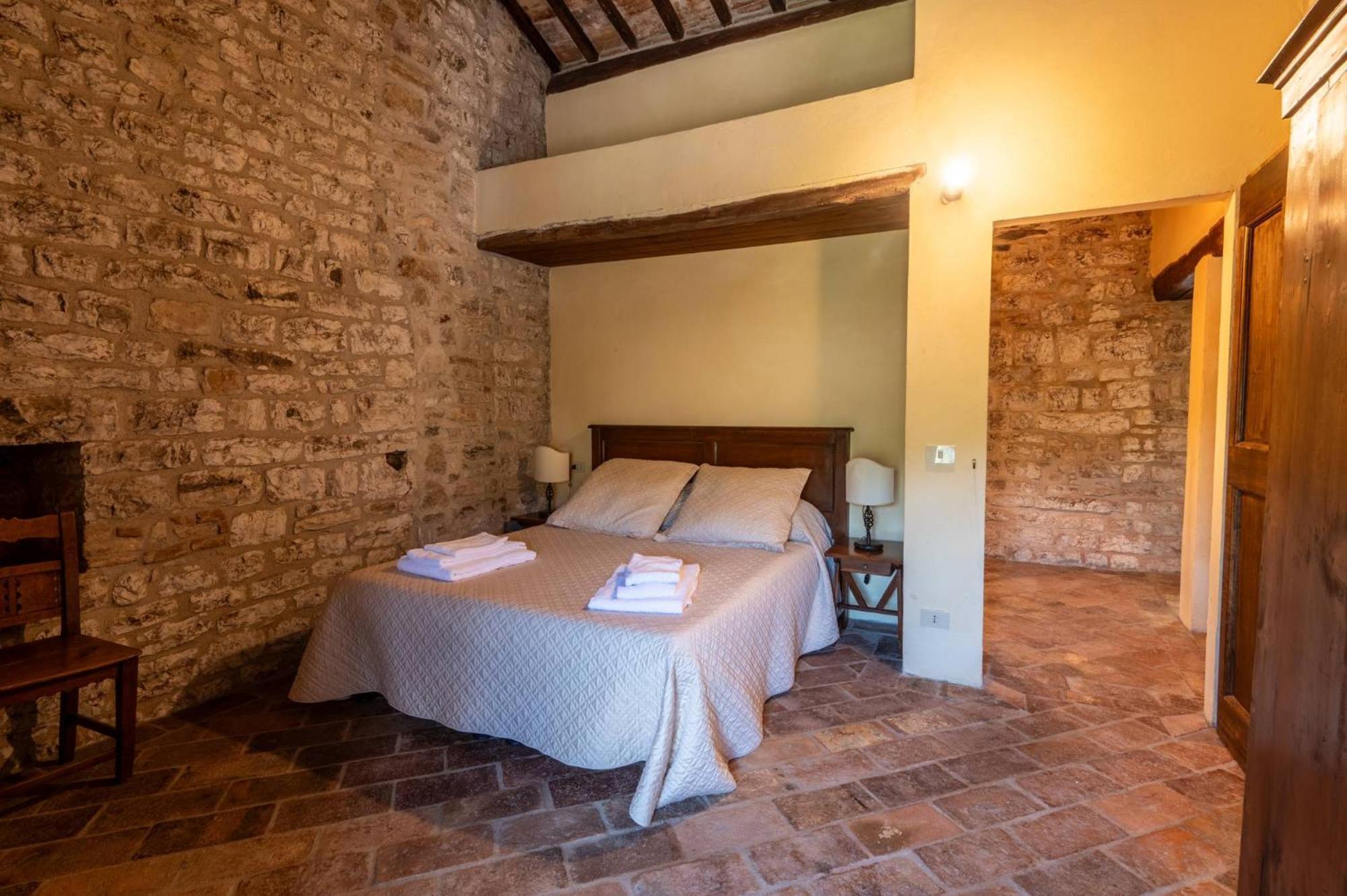 Castello Valenzino Bed and Breakfast Antognola Εξωτερικό φωτογραφία