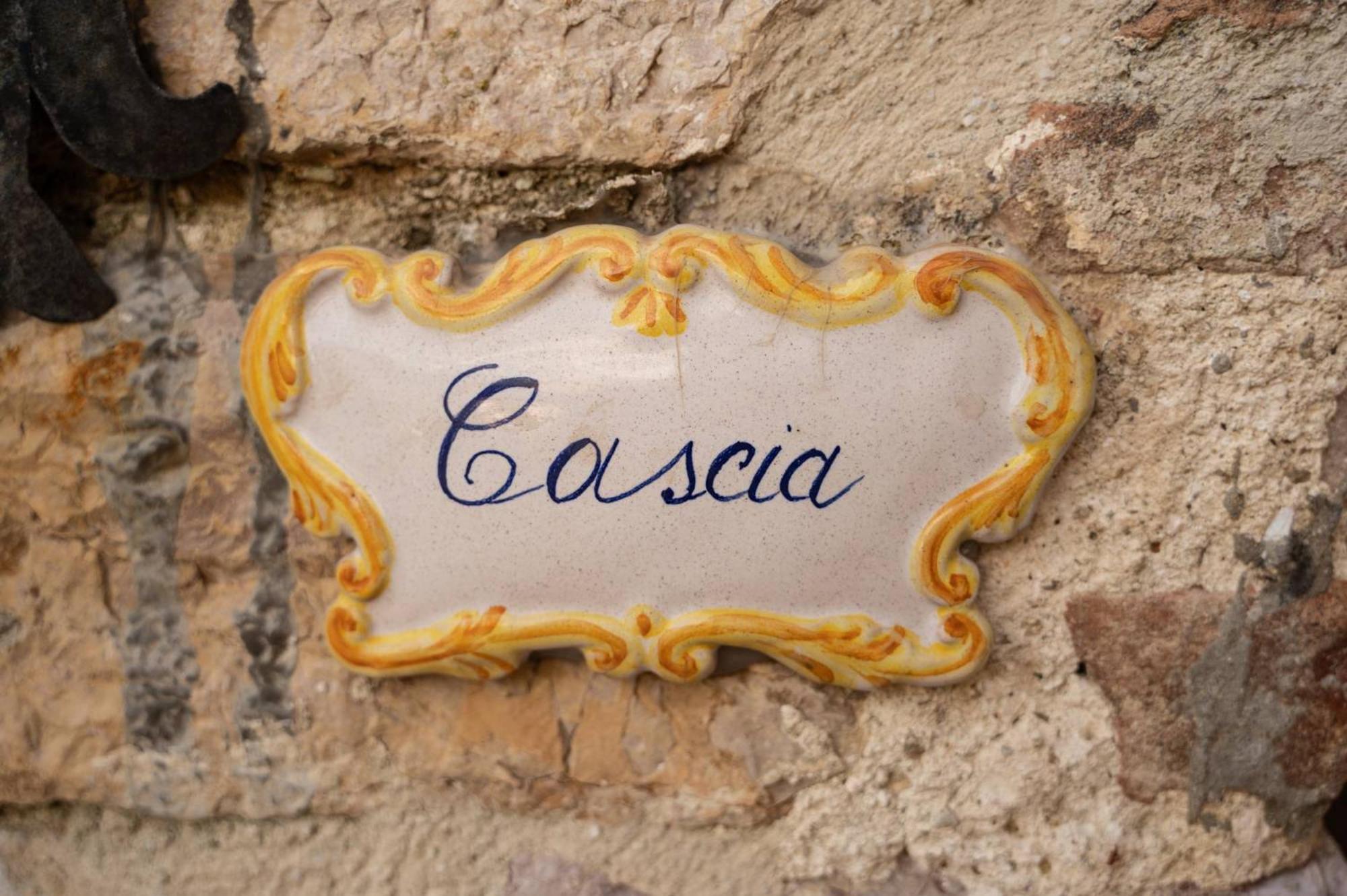 Castello Valenzino Bed and Breakfast Antognola Εξωτερικό φωτογραφία