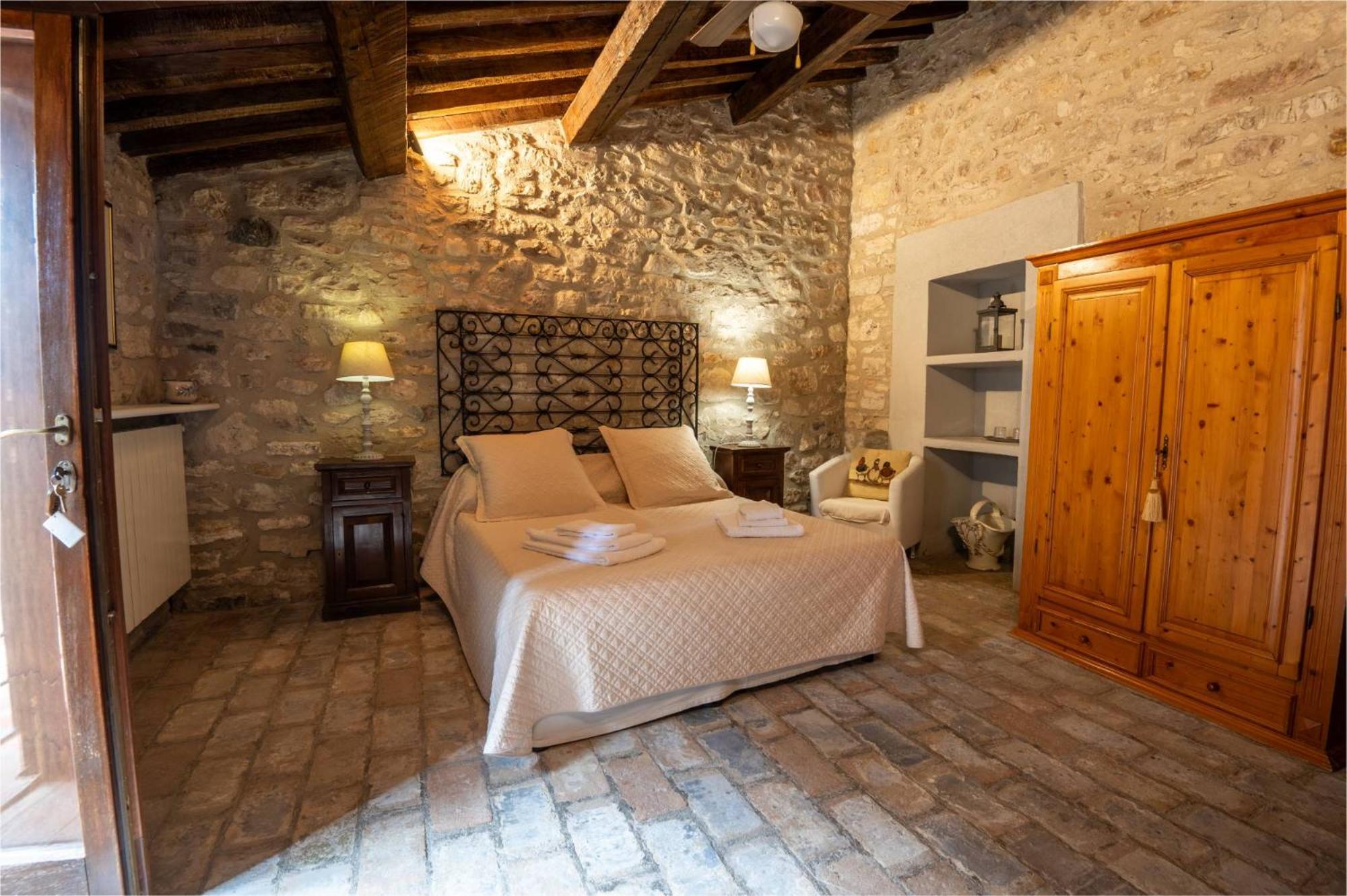 Castello Valenzino Bed and Breakfast Antognola Εξωτερικό φωτογραφία