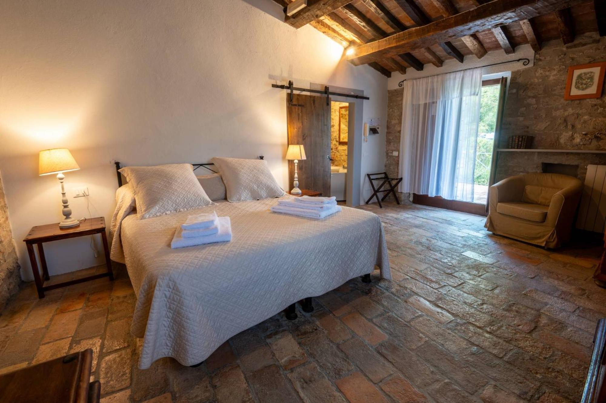 Castello Valenzino Bed and Breakfast Antognola Εξωτερικό φωτογραφία