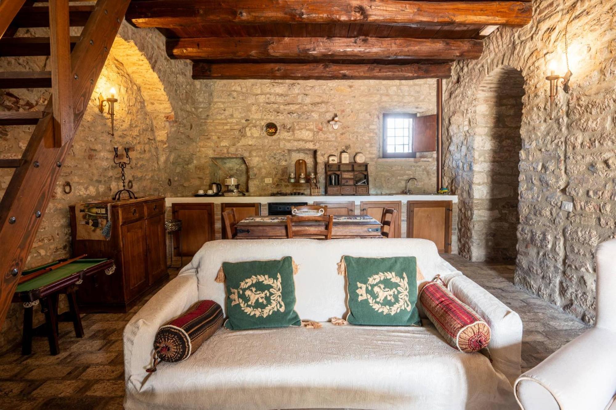 Castello Valenzino Bed and Breakfast Antognola Εξωτερικό φωτογραφία