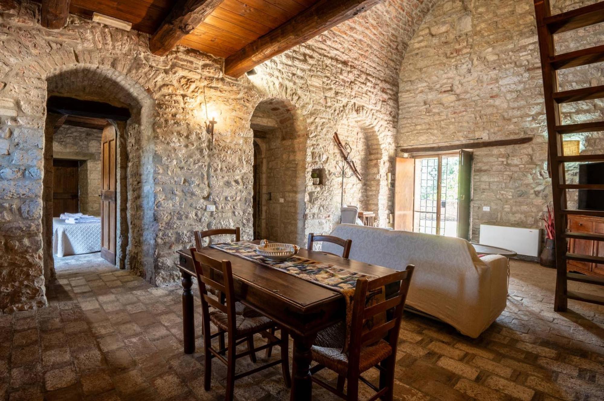 Castello Valenzino Bed and Breakfast Antognola Εξωτερικό φωτογραφία