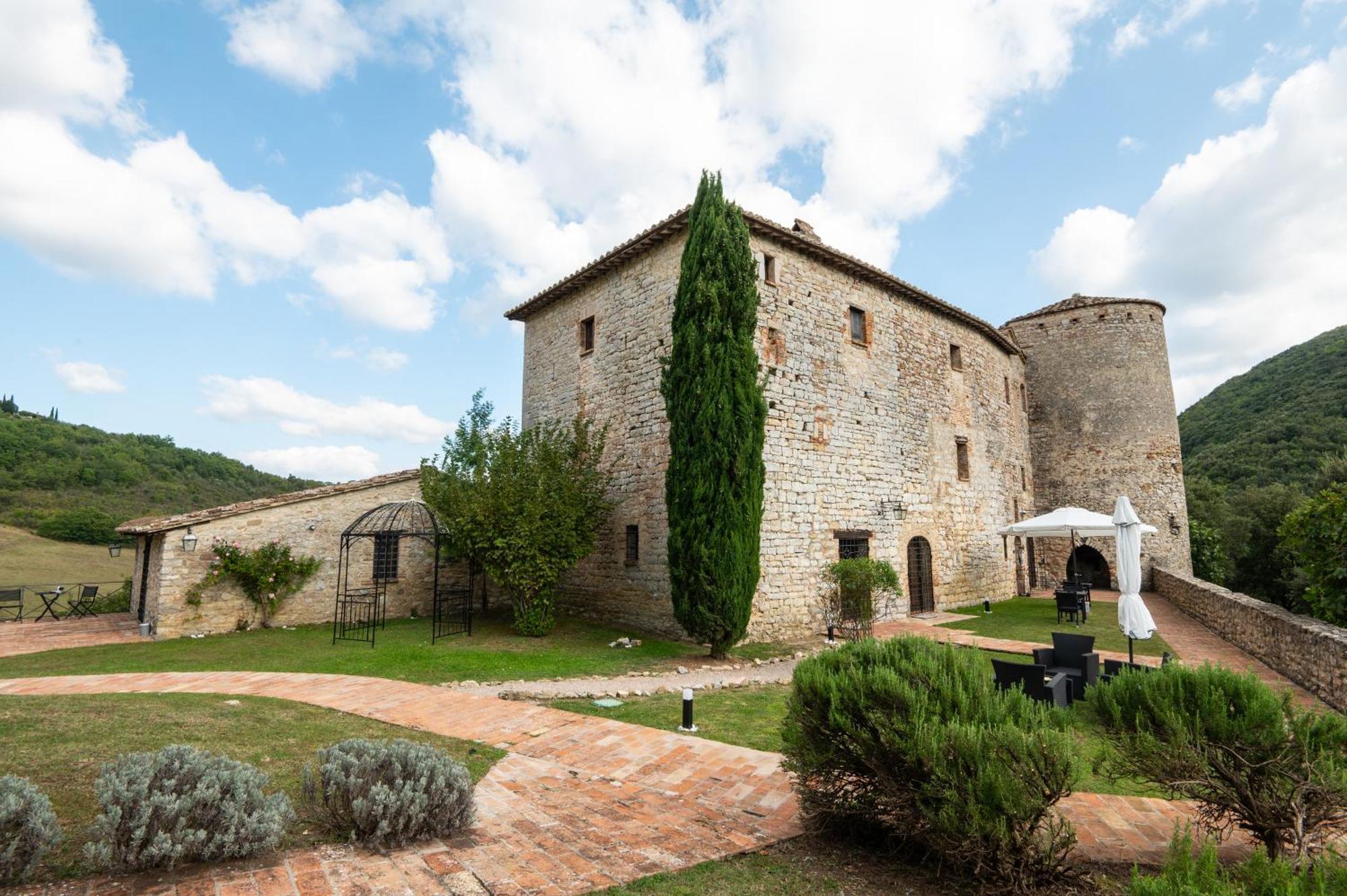 Castello Valenzino Bed and Breakfast Antognola Εξωτερικό φωτογραφία