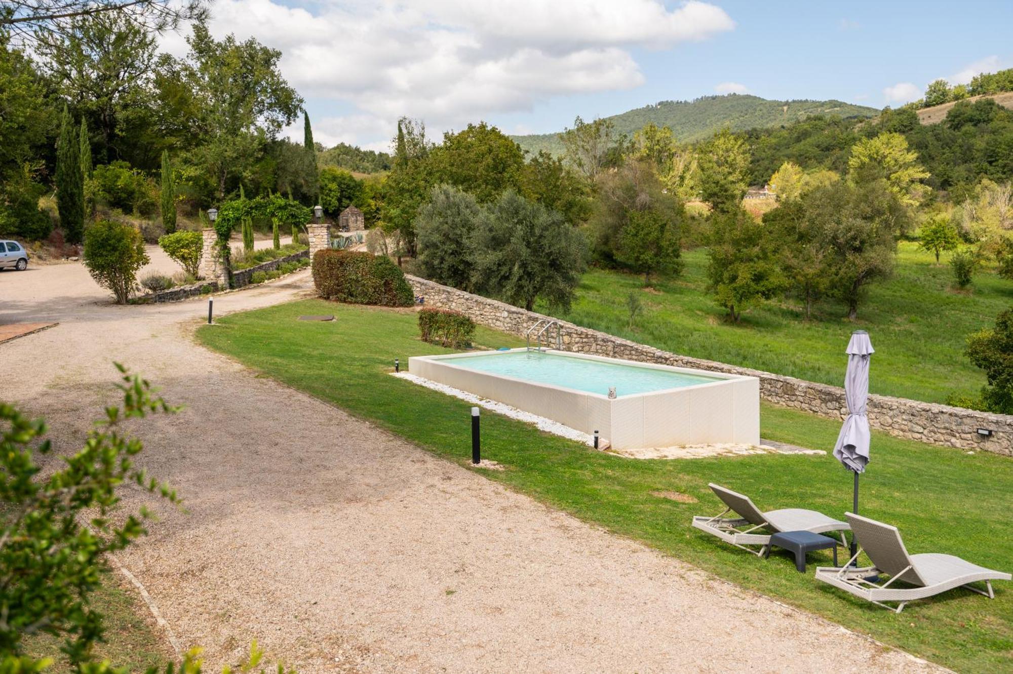 Castello Valenzino Bed and Breakfast Antognola Εξωτερικό φωτογραφία